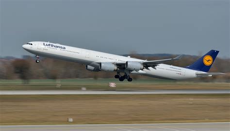 Lufthansa Airbus A340-600 Foto & Bild | airbus, flugzeug, flughafen ...