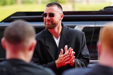 Up To 80% Of NFL Players Smoke Weed, According To Travis Kelce