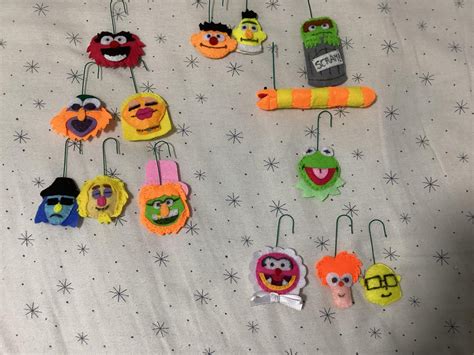 I made some Muppet ornaments out of felt this December : r/Muppets