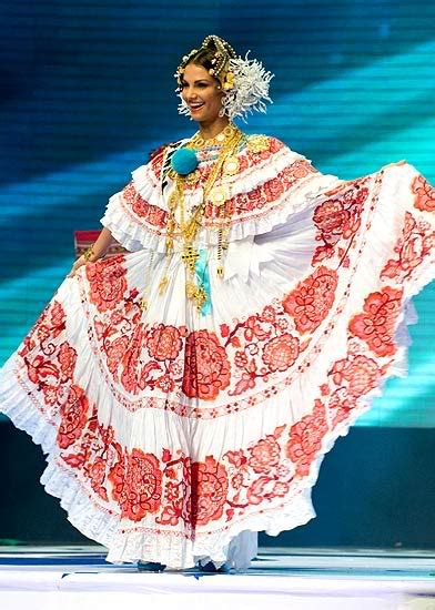 Panama Tourism and Travel: The Pollera from Panama