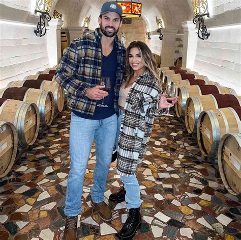 Jessie James Decker Posts Nude Photo of Husband on His 35th Birthday