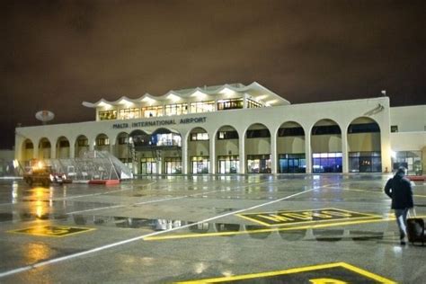 Malta International Airport reliable transfer service | Low-cost taxi ...