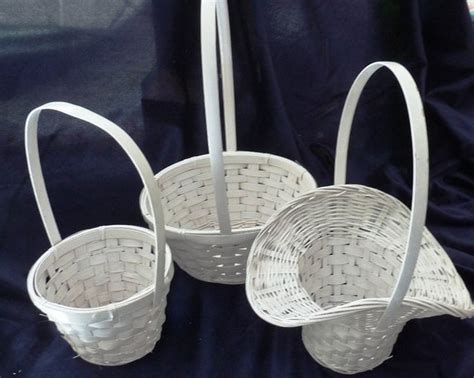 3 White Wicker Baskets Flower girl baskets by TheSewingGin on Etsy