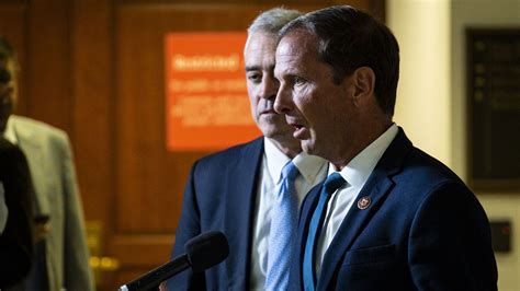 Utah Rep. Chris Stewart announces plans to resign, thinning House Republican majority