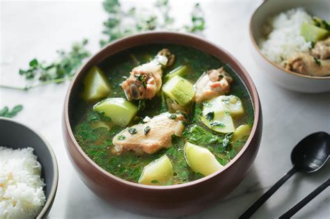 Chicken Tinola Recipe (Filipino Tinolang Manok) - Hungry Huy