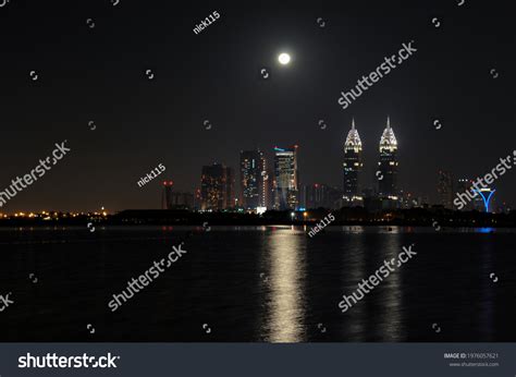 Night View Dubai Skyline Stock Photo 1976057621 | Shutterstock