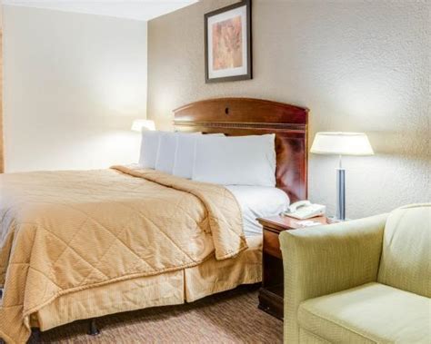 Quality Inn - UPDATED 2017 Prices & Hotel Reviews (Fairmont, WV) - TripAdvisor