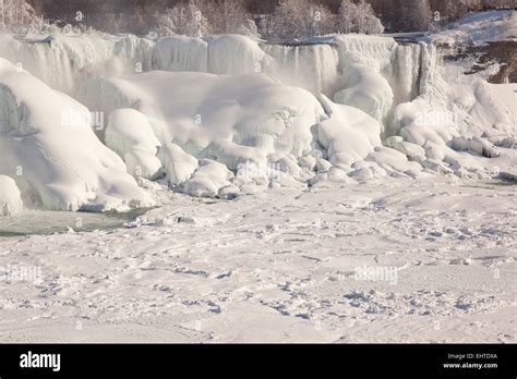 niagara falls american falls in winter Stock Photo - Alamy