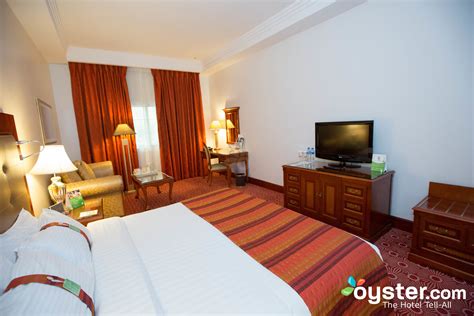 Holiday Inn Bur Dubai - Embassy District Review: What To REALLY Expect ...