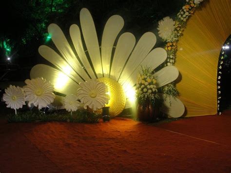 Main entrance gate decor in wedding and reception. Bharat Kiraya ...