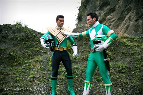 Power Rangers Megaforce Set Photos Reveal Returning Cast