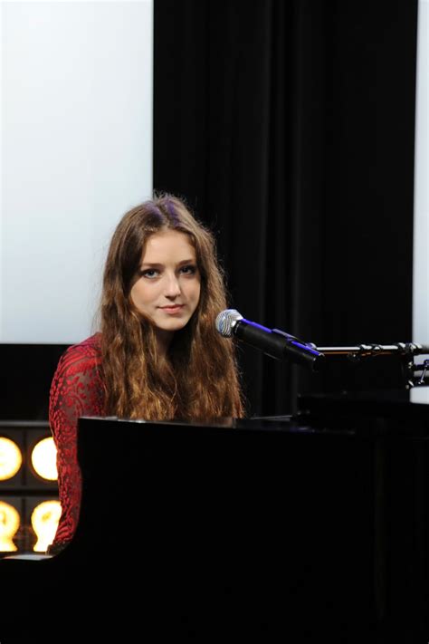 640x960 birdy, singer, piano iPhone 4, iPhone 4S Wallpaper, HD Music 4K Wallpapers, Images ...