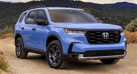 The 2023 Honda Pilot Is A Big, Rugged, Powerful SUV With Some Tricks Up Its Sleeve