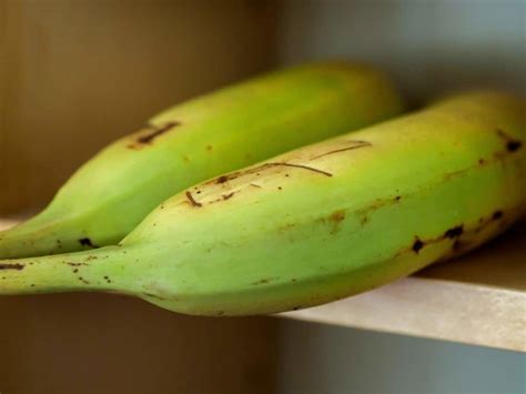 Why Do I Have Stomach Pains After Eating Bananas? - I Am Going Vegan