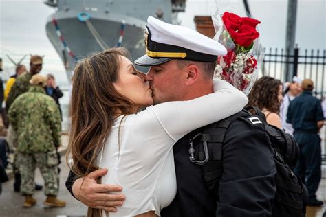 DVIDS - Images - USS Arlington returns to Norfolk, Virginia after seven-month deployment [Image ...