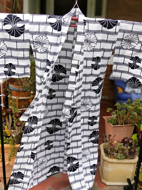 Vintage Japanese cotton yukata kimono indigo blue geometric patterns white ground. 100% cotton.