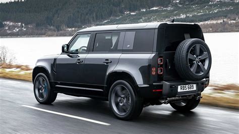 2022 Land Rover Defender V8 Debuts With 518 HP (386 kW)