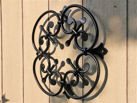 Large Wrought Iron Rosette Pattern in 2021 | Wrought iron, Wrought, Wall decor design