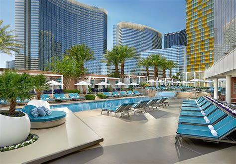 Waldorf Astoria Las Vegas Pool: Pictures & Reviews - Tripadvisor