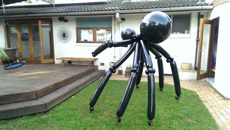 Giant spider sculpture. 2m tall! www.balloons.com.au | Balloons online ...