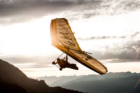 Hang-gliding | Switzerland Tourism