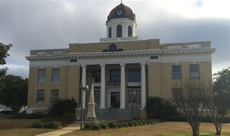 Photo: Gadsden County Courthouse & Civil War Monument