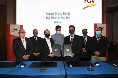 FGV Signs Collective Agreement with 12 Workers’ Unions under FGV Group - FGV Holdings Berhad