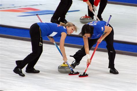 File:2010 Winter Olympics - Curling - Women - USA.jpg - Wikipedia