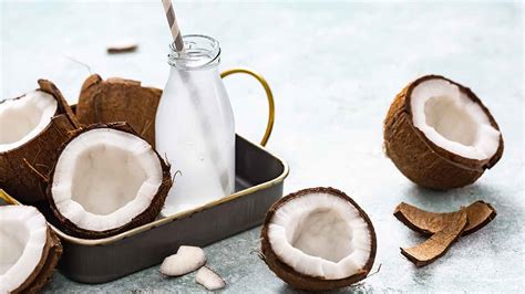 Coconut water: How to prepare the recipe easily? | Sibeti US