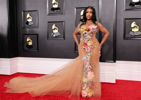 SZA – 2022 Grammy Awards • CelebMafia