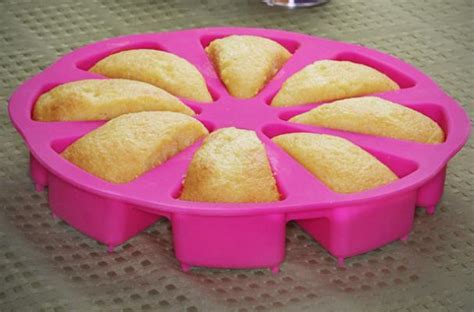 Foodista | Just a Slice Cake Pan Ensures the Perfect Portions