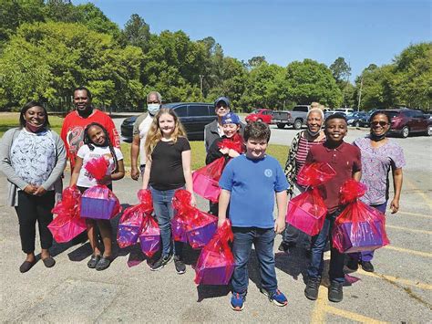 Sumter students create Easter baskets for nursing home residents - The ...