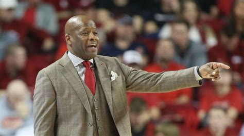 Arkansas Razorbacks men's basketball coach Mike Anderson signs ...