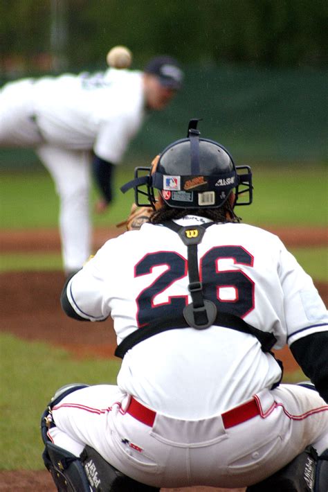 Catchers Stance 1: How to Protect Signs to the Pitcher