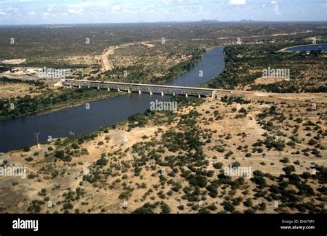 1998 Beit Bridge over the Limpopo River. The road and rail crossing Stock Photo: 62305851 - Alamy