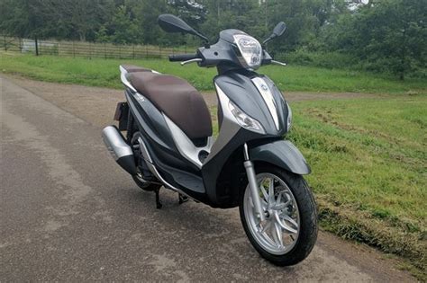 Review: Piaggio Medley 125 2016 | Road Tests | Honest John