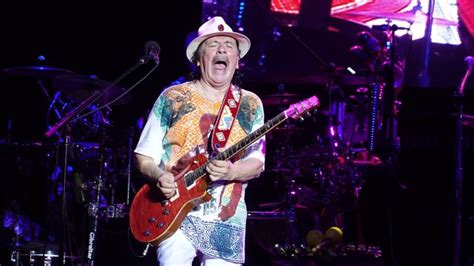 5 Guitar Solos That Made Carlos Santana’s Legendary Status – Rock Pasta