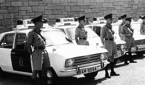 The History of Hong Kong Police Vehicles & Uniforms | History of hong ...