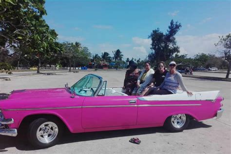 best tour in cuba - Vintage cars tours