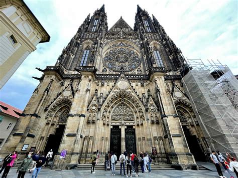 Prague Castle Free Walking Tour with locals | By Walkative!