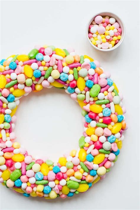 DIY CANDY CHRISTMAS WREATH | Bespoke-Bride: Wedding Blog