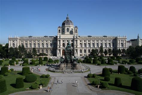 File:Maria-Theresien-Platz Kunsthistorisches Museum Wien 2010.jpg ...