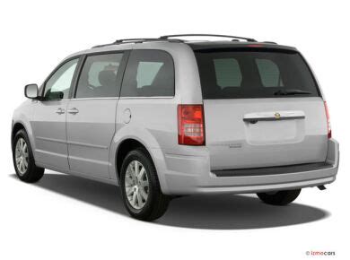 2009 Chrysler Town & Country Review, Pricing, & Pictures | U.S. News