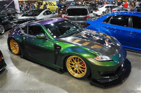 Nissan 370Z with color shifting paint - BenLevy.com