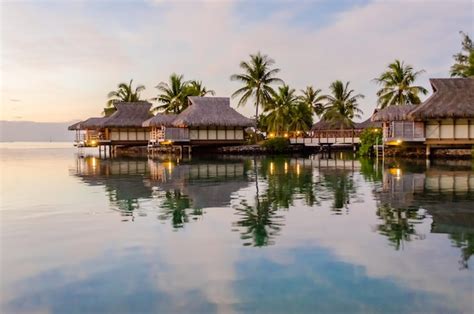 Premium Photo | Overwater bungalows french polynesia