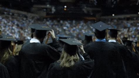 Graduationcap GIFs - Find & Share on GIPHY