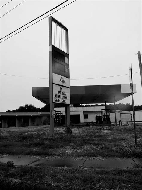 Abandoned Gas station by ShutterxWhore on DeviantArt