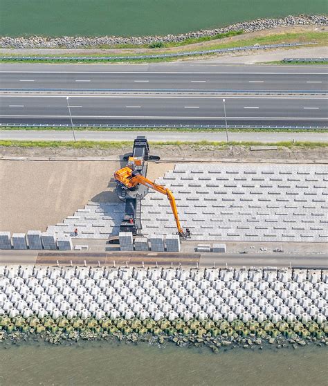 Dutch Dike Being Raised, Reinforced to Handle Sea Level Rise | 2021-10-19 | Engineering News-Record