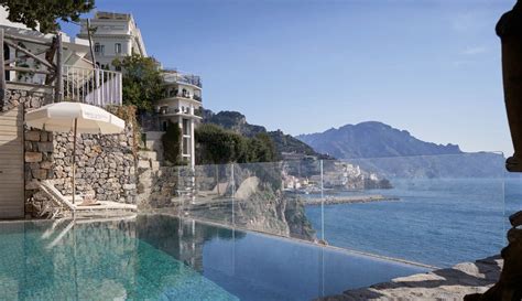 Discover the Amalfi Coast: Hotel Santa Caterina | Lemontrend