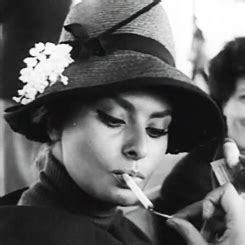 loren-sophia: ““ Sophia Loren c. 1962 ” ” Sofia Loren, Smoking Ladies ...